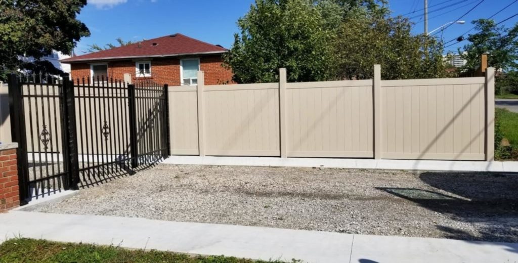 vinyl fence canada